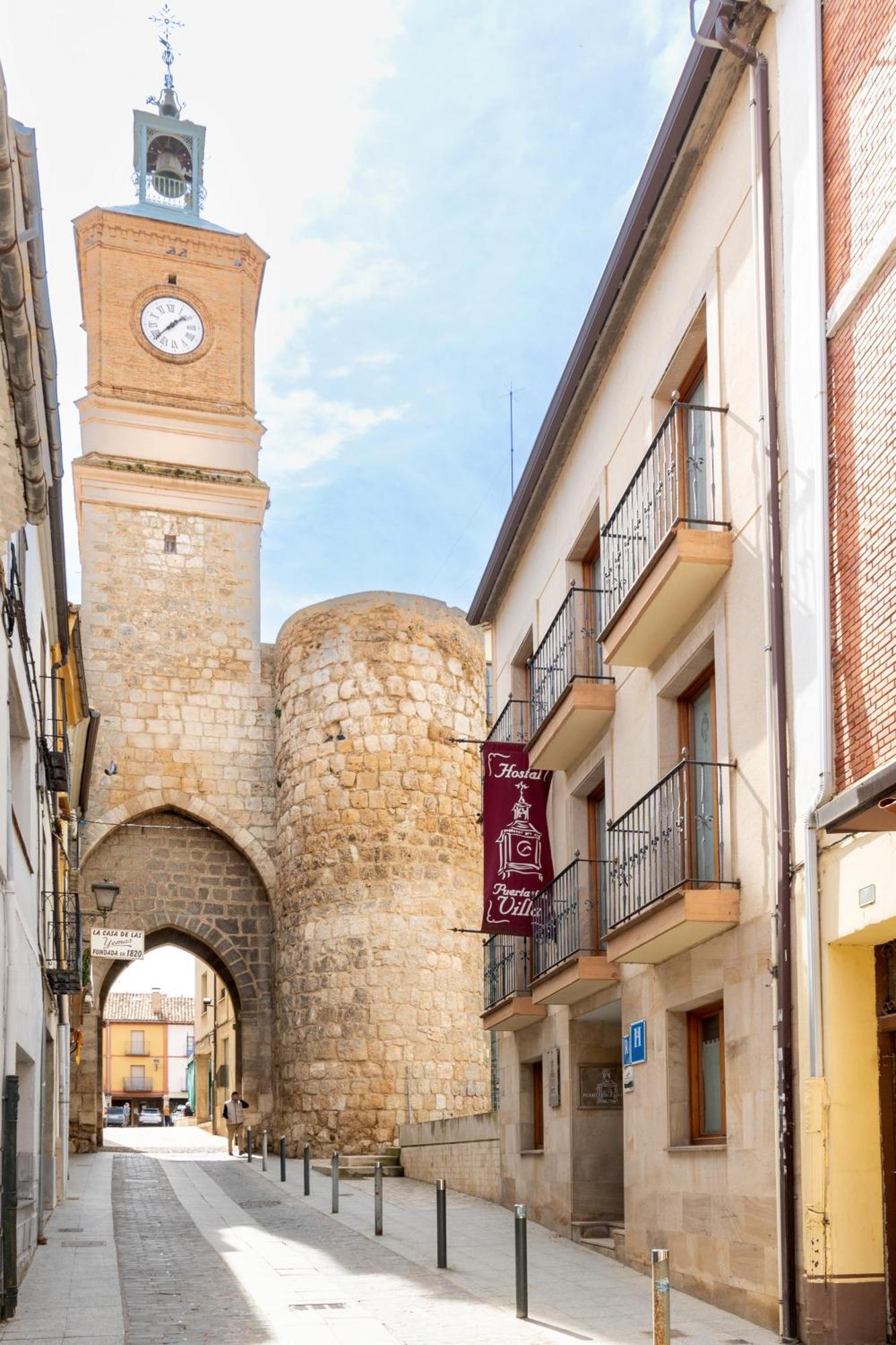 Hostal Sin Recep24H Puerta De La Villa - Pet Friendly & Restaurante Almazán Buitenkant foto
