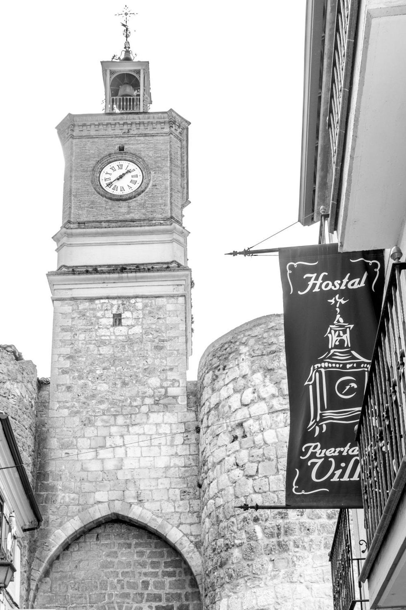 Hostal Sin Recep24H Puerta De La Villa - Pet Friendly & Restaurante Almazán Buitenkant foto