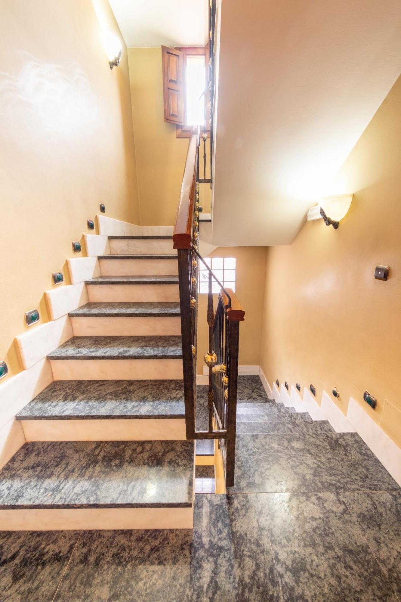 Hostal Sin Recep24H Puerta De La Villa - Pet Friendly & Restaurante Almazán Buitenkant foto